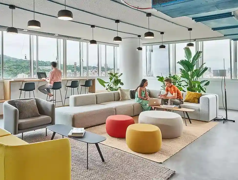 Peran Coworking Space dalam Mendorong Ekosistem Digital dan Wirausaha Indonesia_11zon Peran Coworking Space dalam Mendorong Ekosistem Digital dan Wirausaha Indonesia