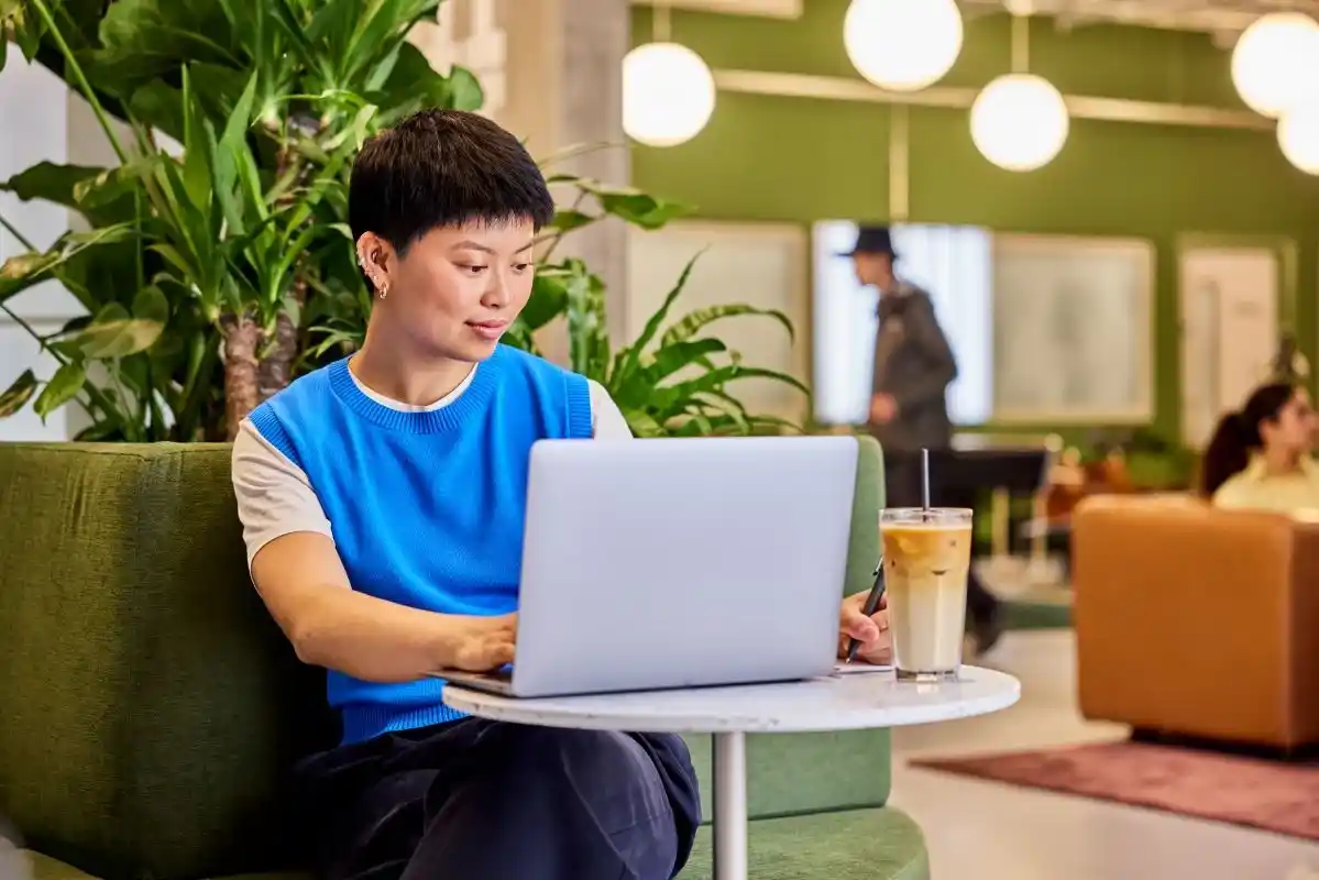 Cara Profesional Muda Meningkatkan Karier dengan Memanfaatkan Coworking Space 2025 Cara Profesional Muda Meningkatkan Karier dengan Memanfaatkan Coworking Space 2025