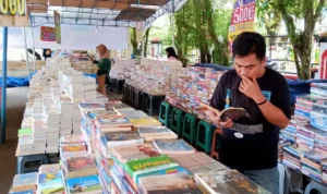 Bazar Buku Menghidupkan Pertemuan Pembaca, Penerbit, dan Karya Pilihan_11zon Bazar Buku Menghidupkan Pertemuan Pembaca, Penerbit, dan Karya Pilihan